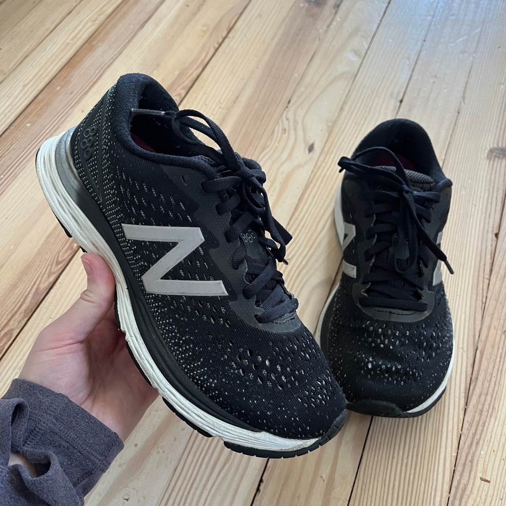 New Balance 880v9‎ Womens Running Shoes Black Silver athletic sneaker Size 8